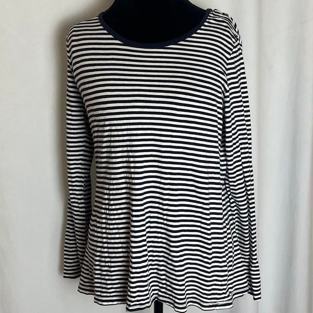 Gap Women's White and Navy T-shirt